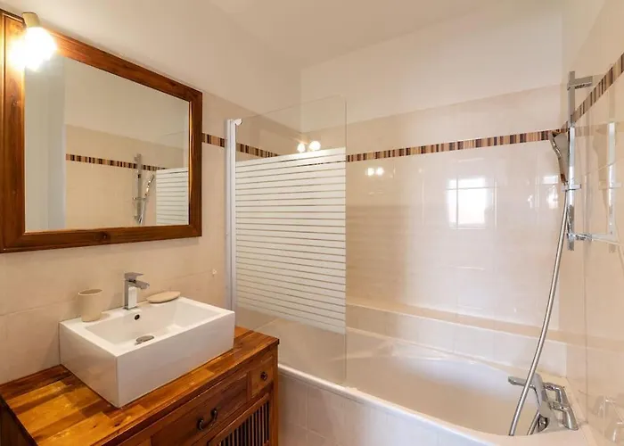 Ravissante Maison 3* Avec Jacuzzi Proche Villa